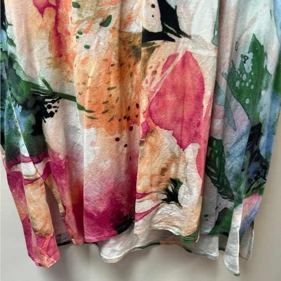 Colorful Abstract Women's Top - Picture 5 of 9